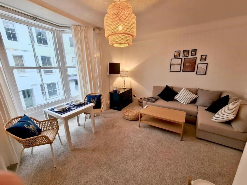 Centrally Located, Comfortable Apartment Near Station, Beach And North Laines Brighton Phòng bức ảnh